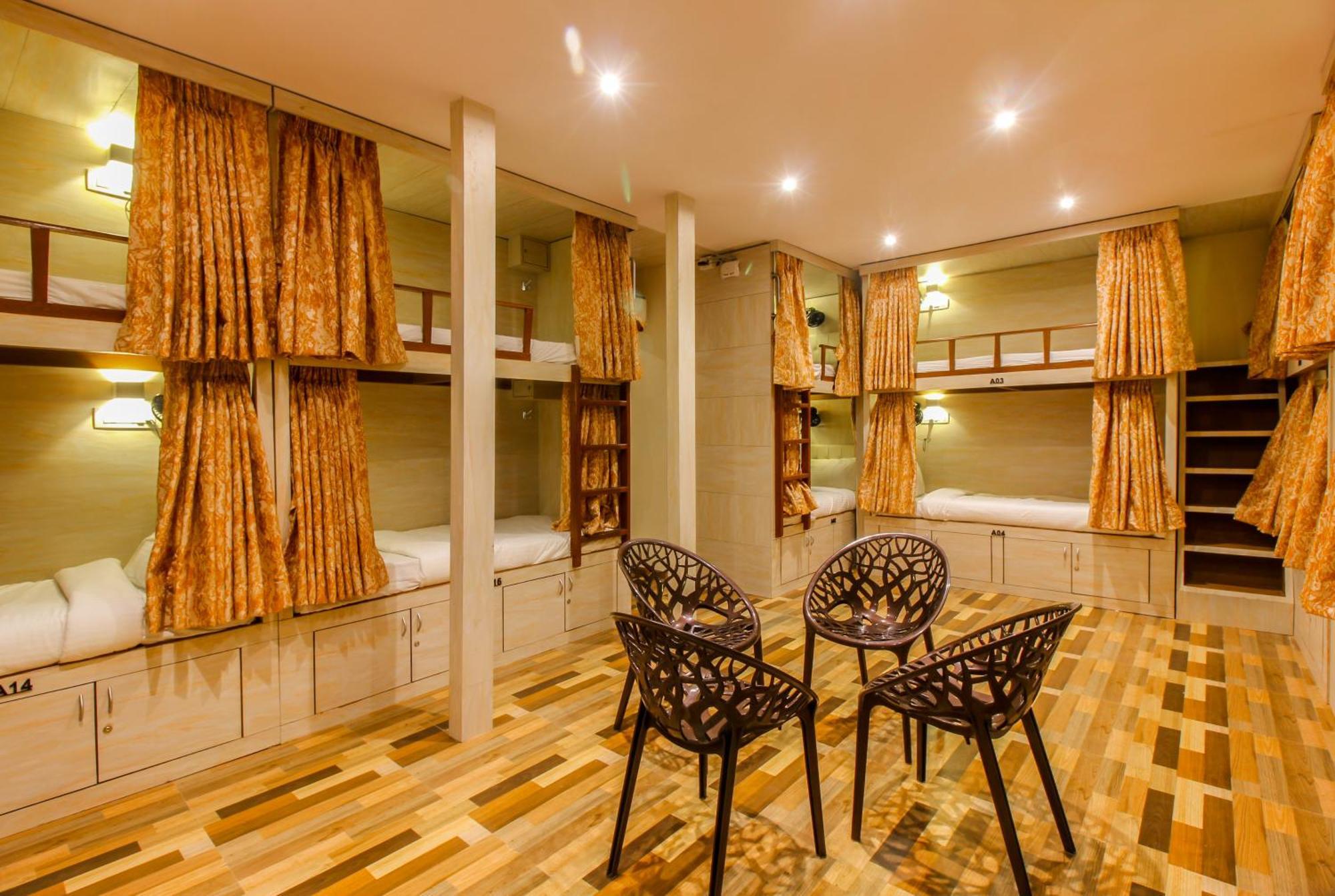 Blossom Dormitory For Male And Female - Mumbai, Mumbai